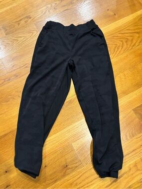 Athleta Sz 4 Black Jogger Pants, sl. camouflage print, B Corporation